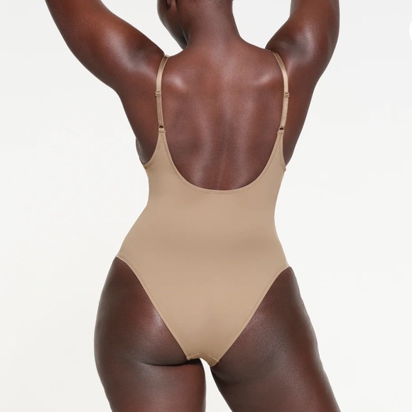 Skims 
One Piece Swimsuits
SIGNATURE SWIM
SCOOP NECK ONE PIECE NWT - Picture 2 of 3